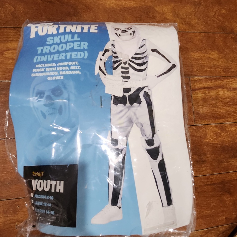 Fortnite Skull Trooper Inverted Costume Youth Large 12-14 Spirit Halloween Mask